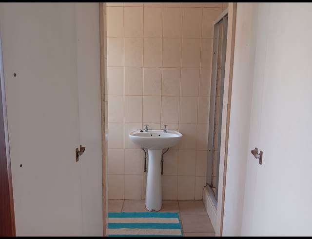 3 BEDROOM FREEHOLD FOR SALE IN LEACHVILLE